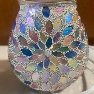 Pearlescent Petals Scentsy Warmer